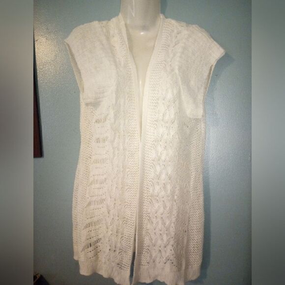 Maurices short sleeve crochet lace open acrylic sweater - Picture 2 of 11